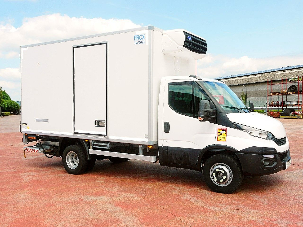 Iveco 70C17 KUHLKOFFER CARRIER XARIOS 500 A/C LUFT LBW - Hladilno vozilo: slika 2 Iveco 70C17 KUHLKOFFER CARRIER XARIOS 500 A/C LUFT LBW - Hladilno vozilo: slika 2