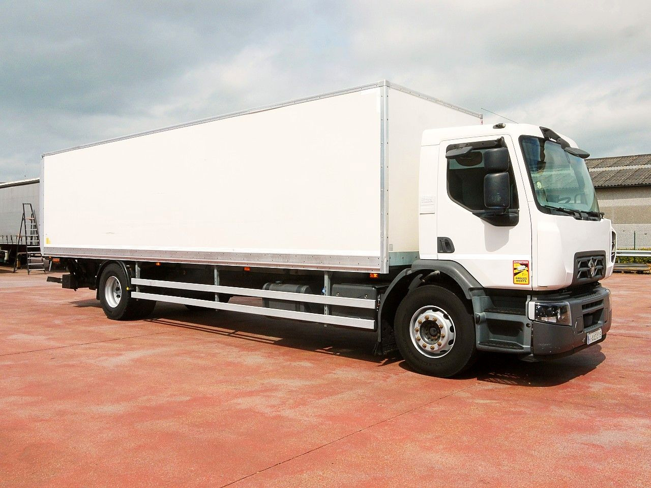 Renault D 19.280 MEUBEL KOFFER LADEBORDWAND 180tkm - Tovornjak zabojnik: slika 3 Renault D 19.280 MEUBEL KOFFER LADEBORDWAND 180tkm - Tovornjak zabojnik: slika 3