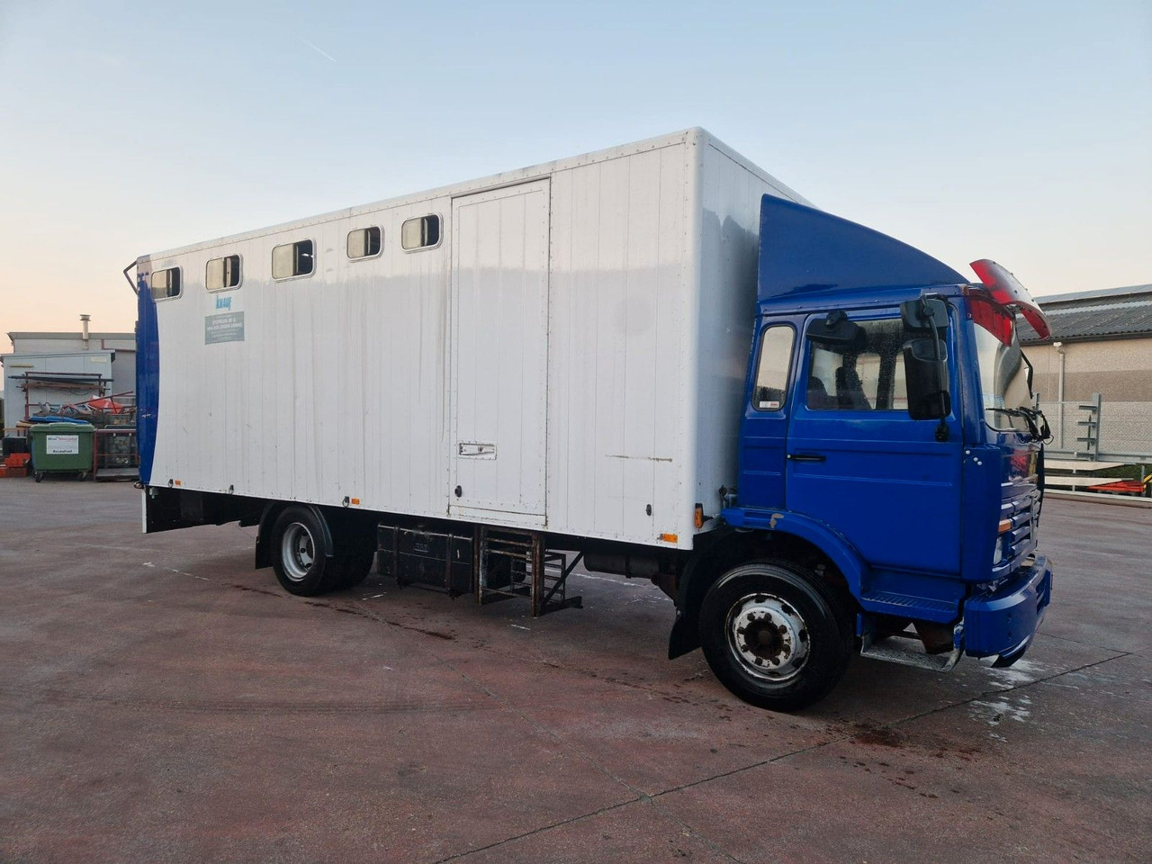 Renault MIDLINER M KOFFER LADEBORDWAND HELLO AFRIKA - Tovornjak zabojnik: slika 1 Renault MIDLINER M KOFFER LADEBORDWAND HELLO AFRIKA - Tovornjak zabojnik: slika 1