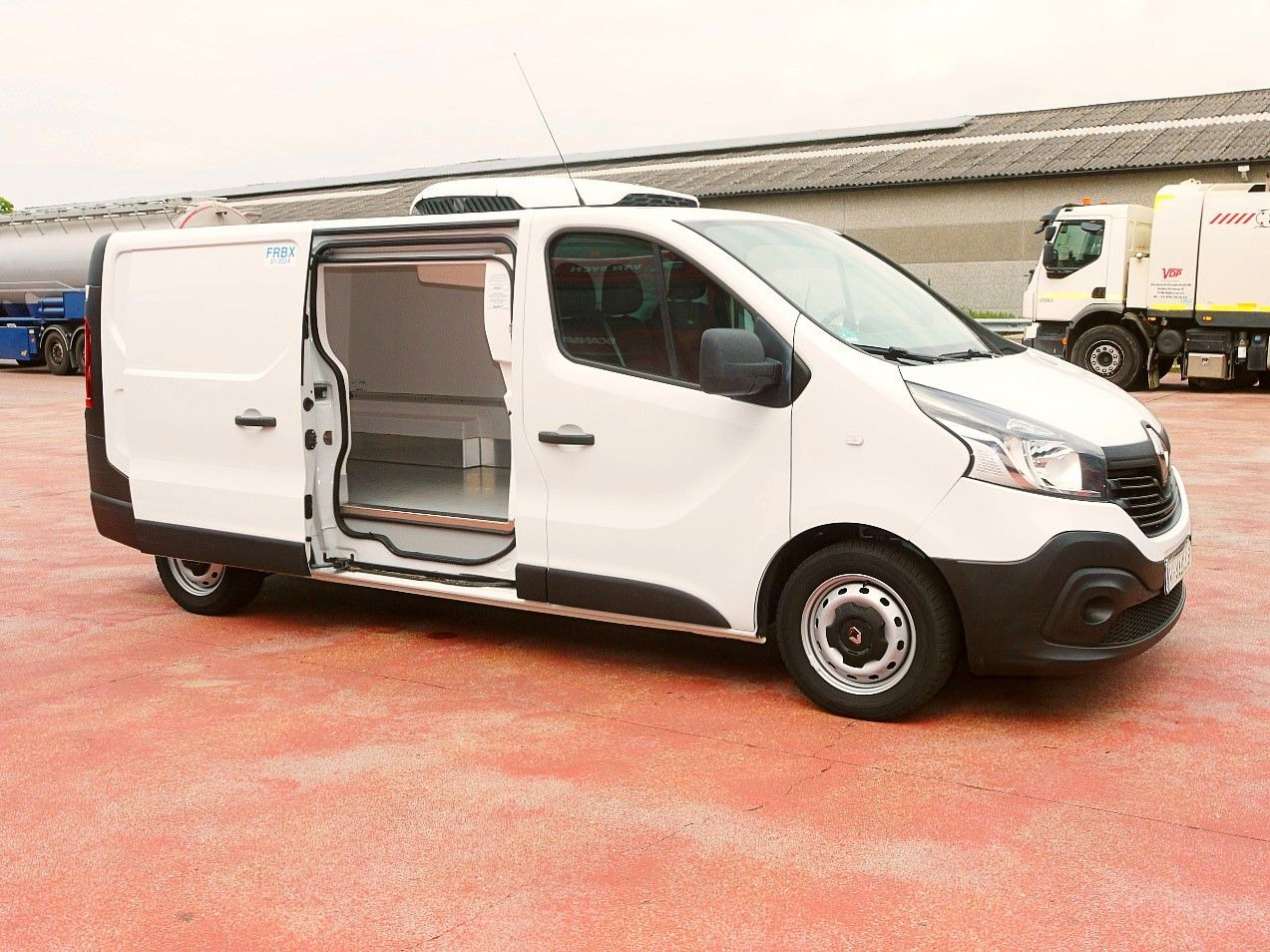 Renault TRAFIC L KUHLKASTENWAGEN CARRIER XARIOS 200 -20c - Hladilno vozilo: slika 3 Renault TRAFIC L KUHLKASTENWAGEN CARRIER XARIOS 200 -20c - Hladilno vozilo: slika 3