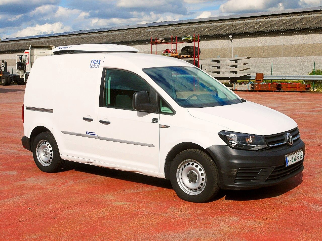 Volkswagen CADDY 2.0 KONVEKTA -2c  A/C €6 - Hladilno vozilo: slika 2 Volkswagen CADDY 2.0 KONVEKTA -2c  A/C €6 - Hladilno vozilo: slika 2