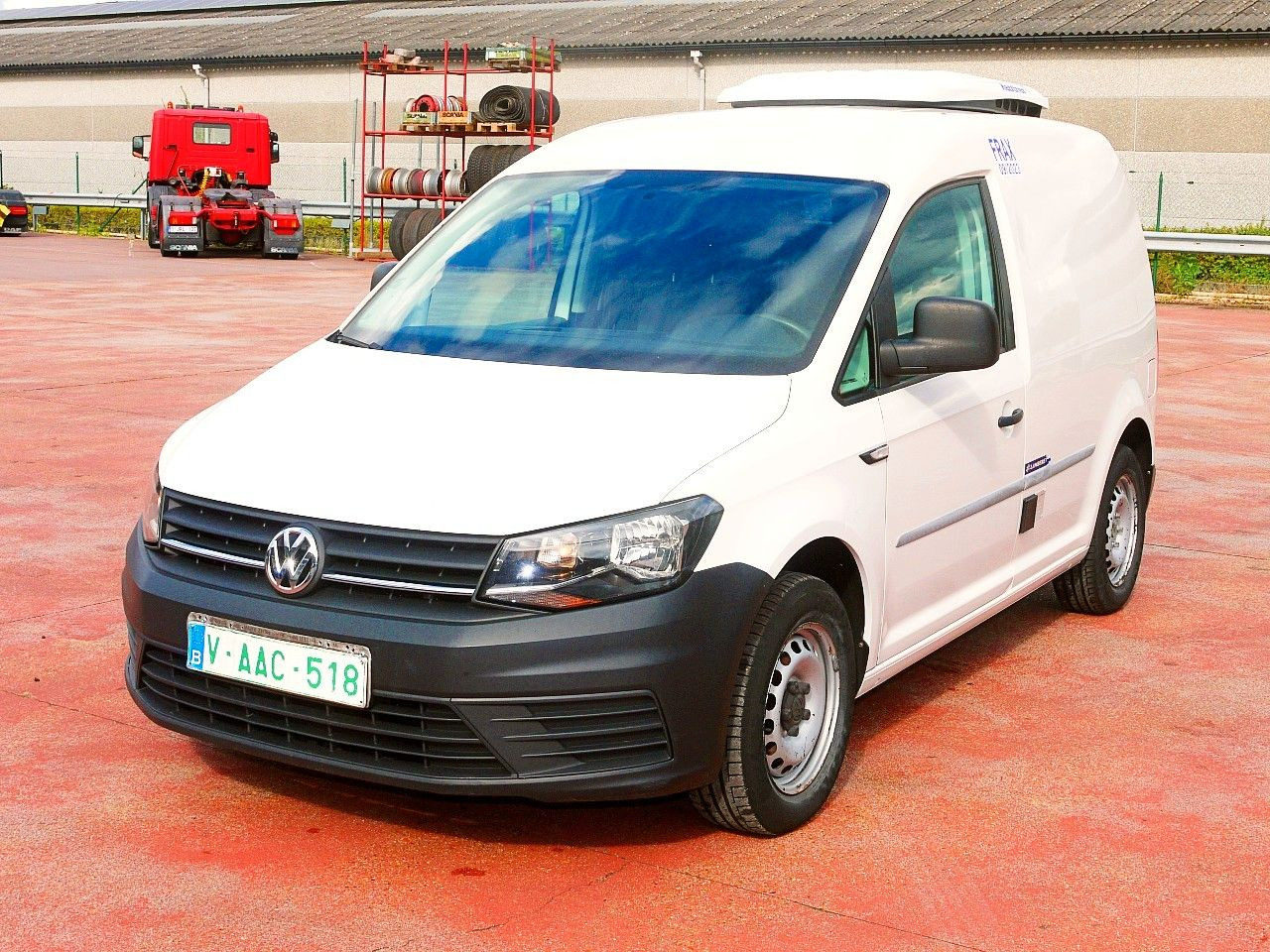Volkswagen CADDY 2.0 KONVEKTA -2c  A/C €6 - Hladilno vozilo: slika 5 Volkswagen CADDY 2.0 KONVEKTA -2c  A/C €6 - Hladilno vozilo: slika 5