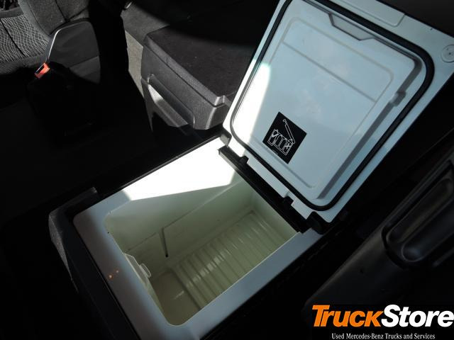 Vlačilec Mercedes-Benz Actros 1843 LS: slika 9