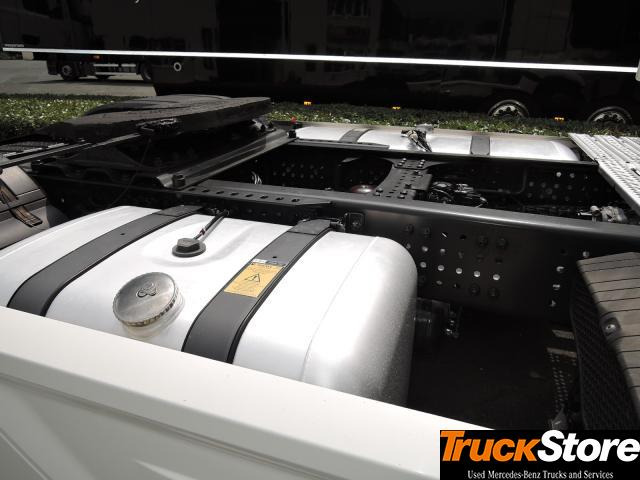 Mercedes-Benz Actros 1845 LS - Vlačilec: slika 2 Mercedes-Benz Actros 1845 LS - Vlačilec: slika 2