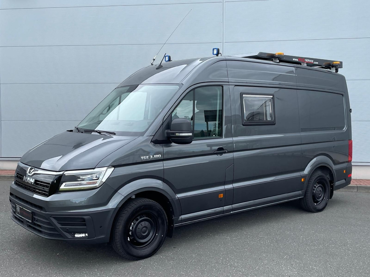 MAN TGE 3.180 BF 3 BEGLEITFAHRZEUG L3H3 NAVI LED - Dostavno vozilo: slika 1 MAN TGE 3.180 BF 3 BEGLEITFAHRZEUG L3H3 NAVI LED - Dostavno vozilo: slika 1