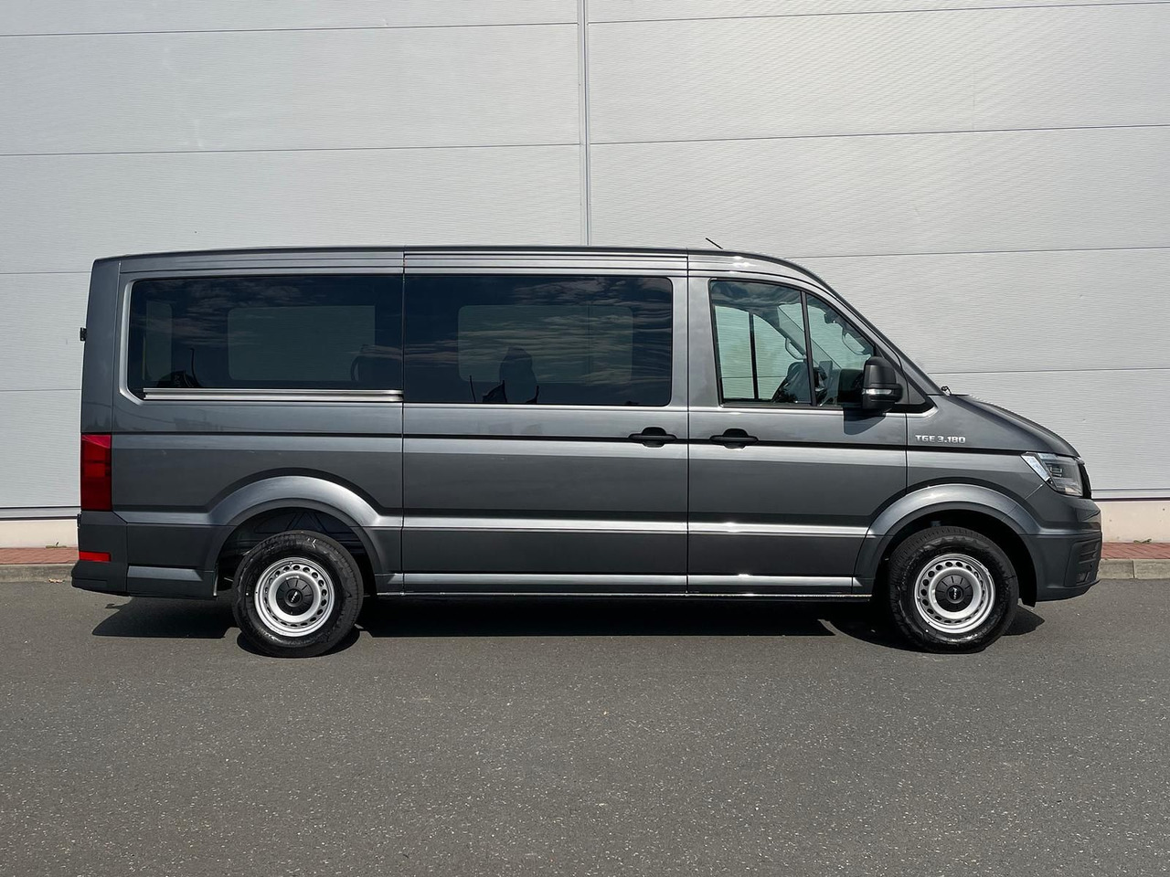 MAN TGE 3.180 Kombi L3H2 LED ACC NAVI SITZHZ - Minibus, Potniški kombi: slika 5 MAN TGE 3.180 Kombi L3H2 LED ACC NAVI SITZHZ - Minibus, Potniški kombi: slika 5