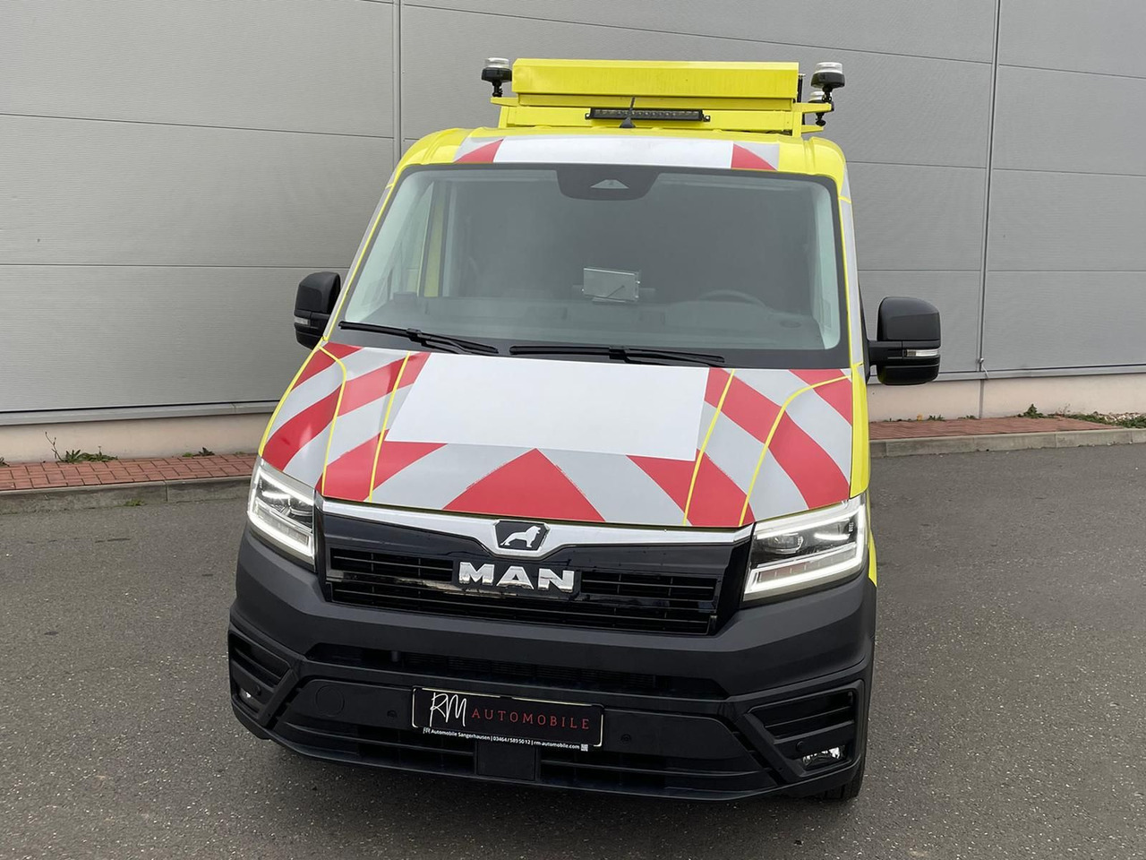 MAN TGE 3.180 L3H2 BF4 BEGLEITFAHRZEUG STANDHZ ACC - Furgon: slika 3 MAN TGE 3.180 L3H2 BF4 BEGLEITFAHRZEUG STANDHZ ACC - Furgon: slika 3