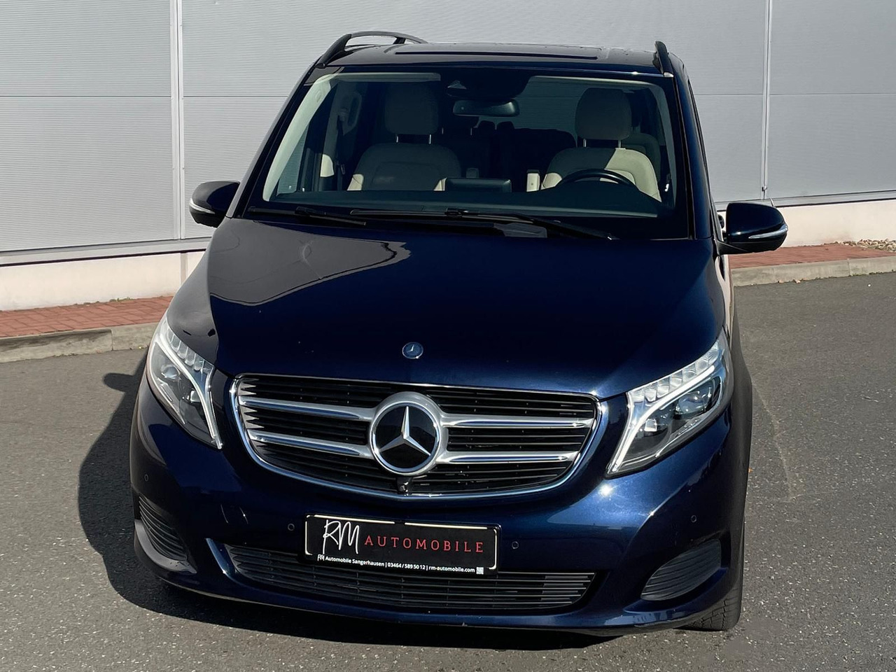 Mercedes-Benz V 250 d Avantgarde 360°KAMERA LED ALLRAD - Potniški kombi: slika 4 Mercedes-Benz V 250 d Avantgarde 360°KAMERA LED ALLRAD - Potniški kombi: slika 4