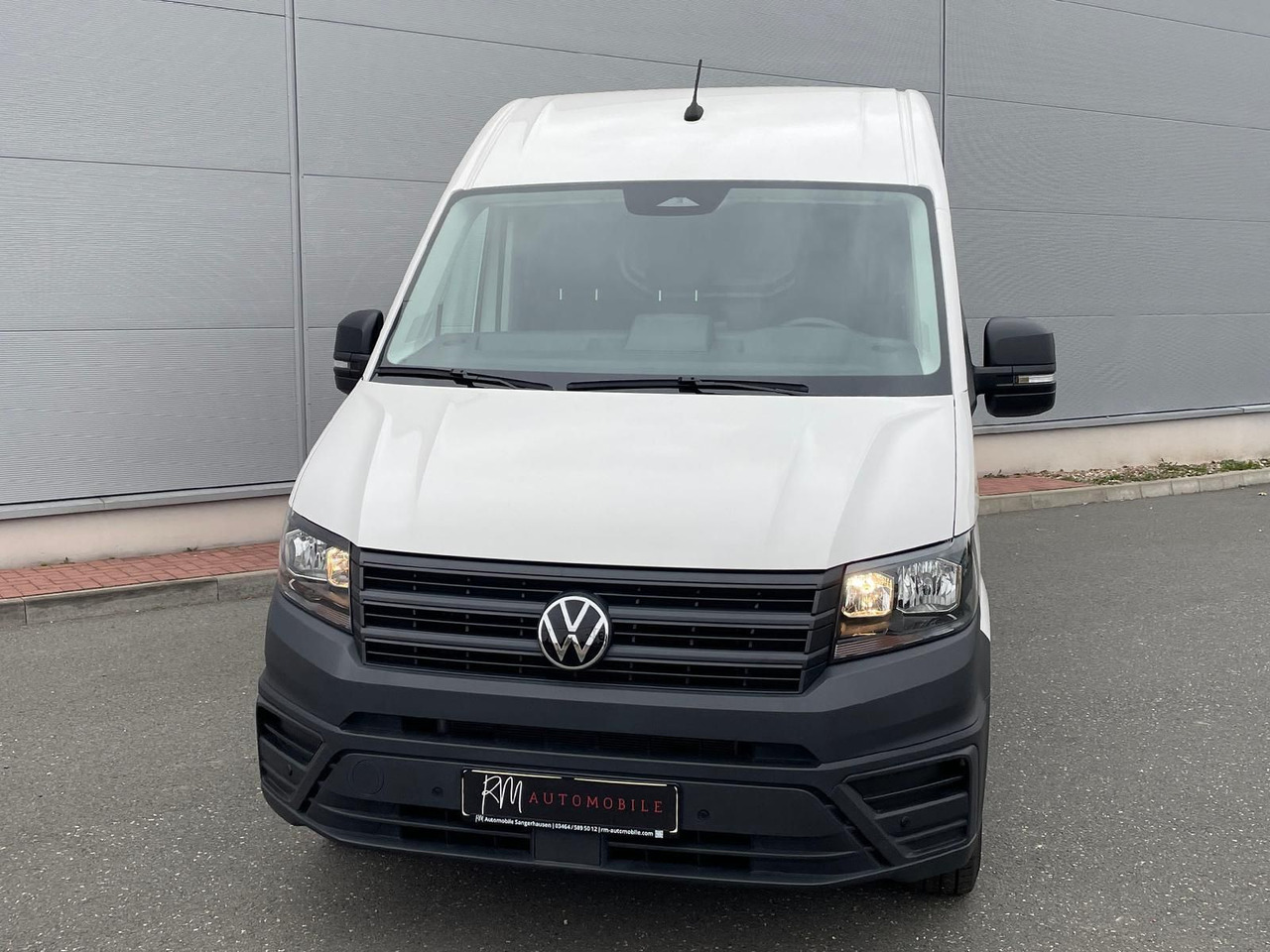 Volkswagen Crafter Kasten 35 L3H3 Autom. NAVI DAB PDC TEMP - Furgon: slika 4 Volkswagen Crafter Kasten 35 L3H3 Autom. NAVI DAB PDC TEMP - Furgon: slika 4