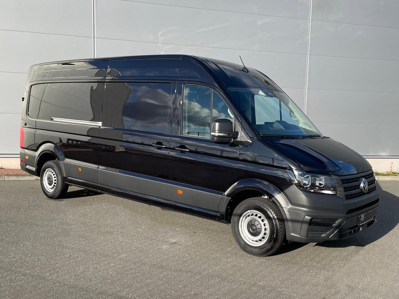 Volkswagen Crafter Kasten 35 L4H3 NAV SITZHZ AHK DAB KAMERA - Potniški kombi: slika 2 Volkswagen Crafter Kasten 35 L4H3 NAV SITZHZ AHK DAB KAMERA - Potniški kombi: slika 2