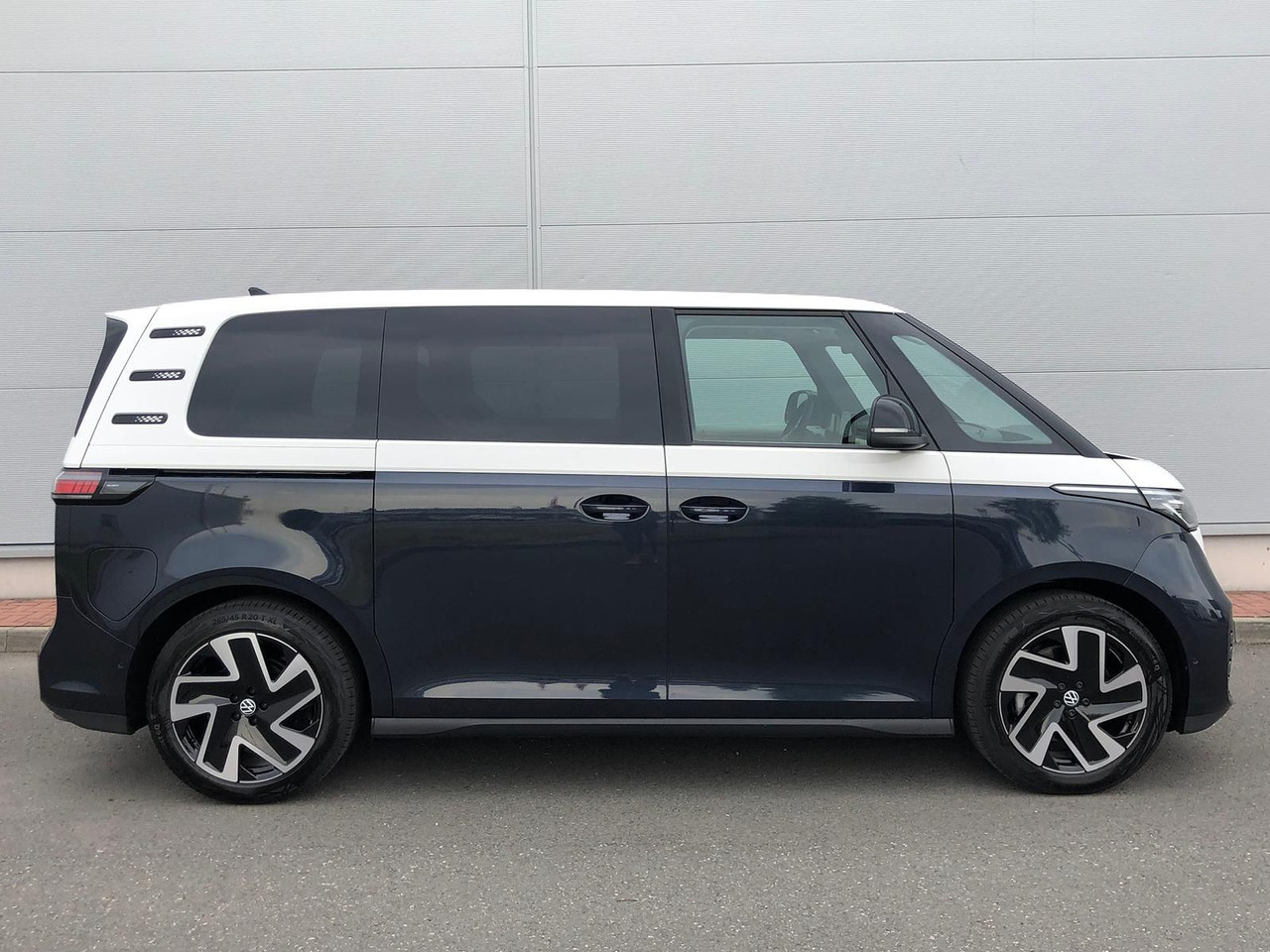 Volkswagen ID. Buzz 150 kW Pro AHK ACC MATRIX LED KEYLESS - Minibus, Električni avtobus: slika 5 Volkswagen ID. Buzz 150 kW Pro AHK ACC MATRIX LED KEYLESS - Minibus, Električni avtobus: slika 5