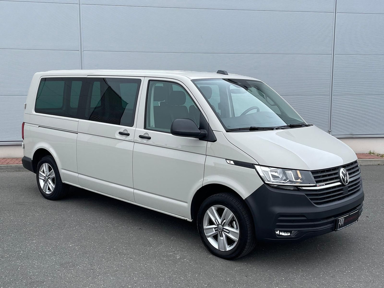 Volkswagen T6.1 Transporter 2.0 TDI lang 4MOTION SITZHZ NAV - Furgon: slika 2 Volkswagen T6.1 Transporter 2.0 TDI lang 4MOTION SITZHZ NAV - Furgon: slika 2