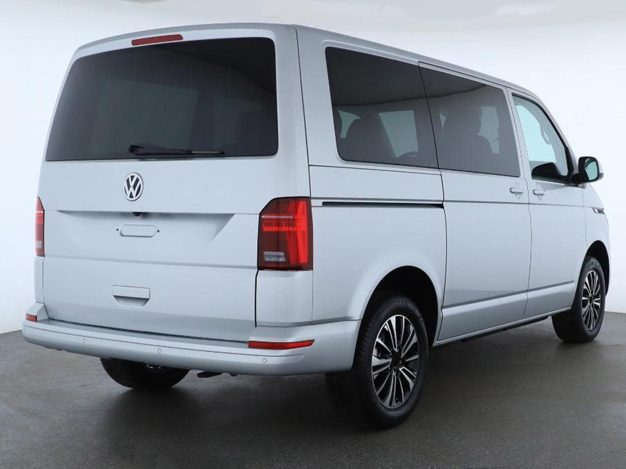 Volkswagen T6.1 Transporter Kombi KR LED STANDHZ ACC NAVI - Potniški kombi: slika 2 Volkswagen T6.1 Transporter Kombi KR LED STANDHZ ACC NAVI - Potniški kombi: slika 2