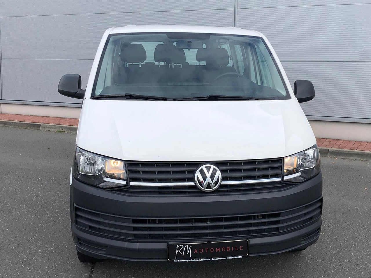 Volkswagen T6 Transporter 2.0 TDI Kombi lang 9-SITZE TEMP - Karavan: slika 3 Volkswagen T6 Transporter 2.0 TDI Kombi lang 9-SITZE TEMP - Karavan: slika 3