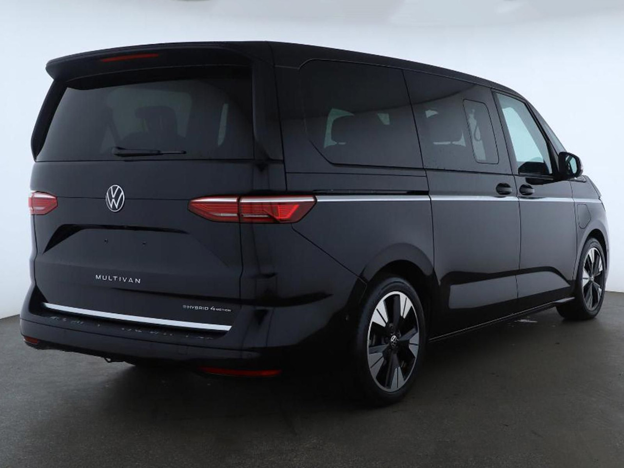 Volkswagen T7 Multivan Style eHybrid LR 4MOTION AHK ACC - Potniški kombi: slika 2 Volkswagen T7 Multivan Style eHybrid LR 4MOTION AHK ACC - Potniški kombi: slika 2