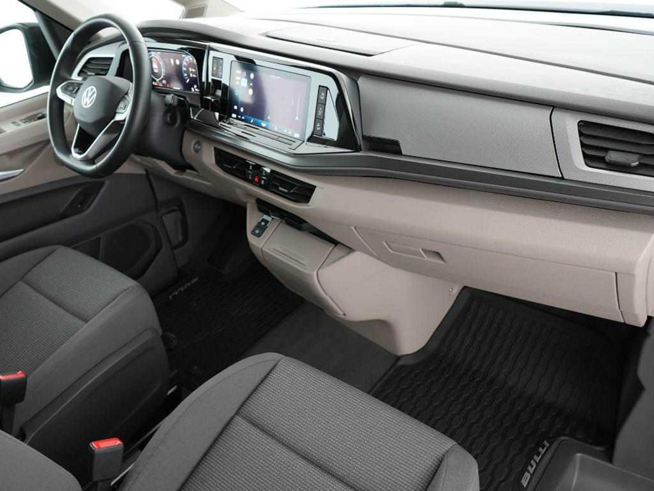 Volkswagen T7 Multivan eHybrid lang 4MOTION NAVI AHK ACC - Minibus, Potniški kombi: slika 3 Volkswagen T7 Multivan eHybrid lang 4MOTION NAVI AHK ACC - Minibus, Potniški kombi: slika 3