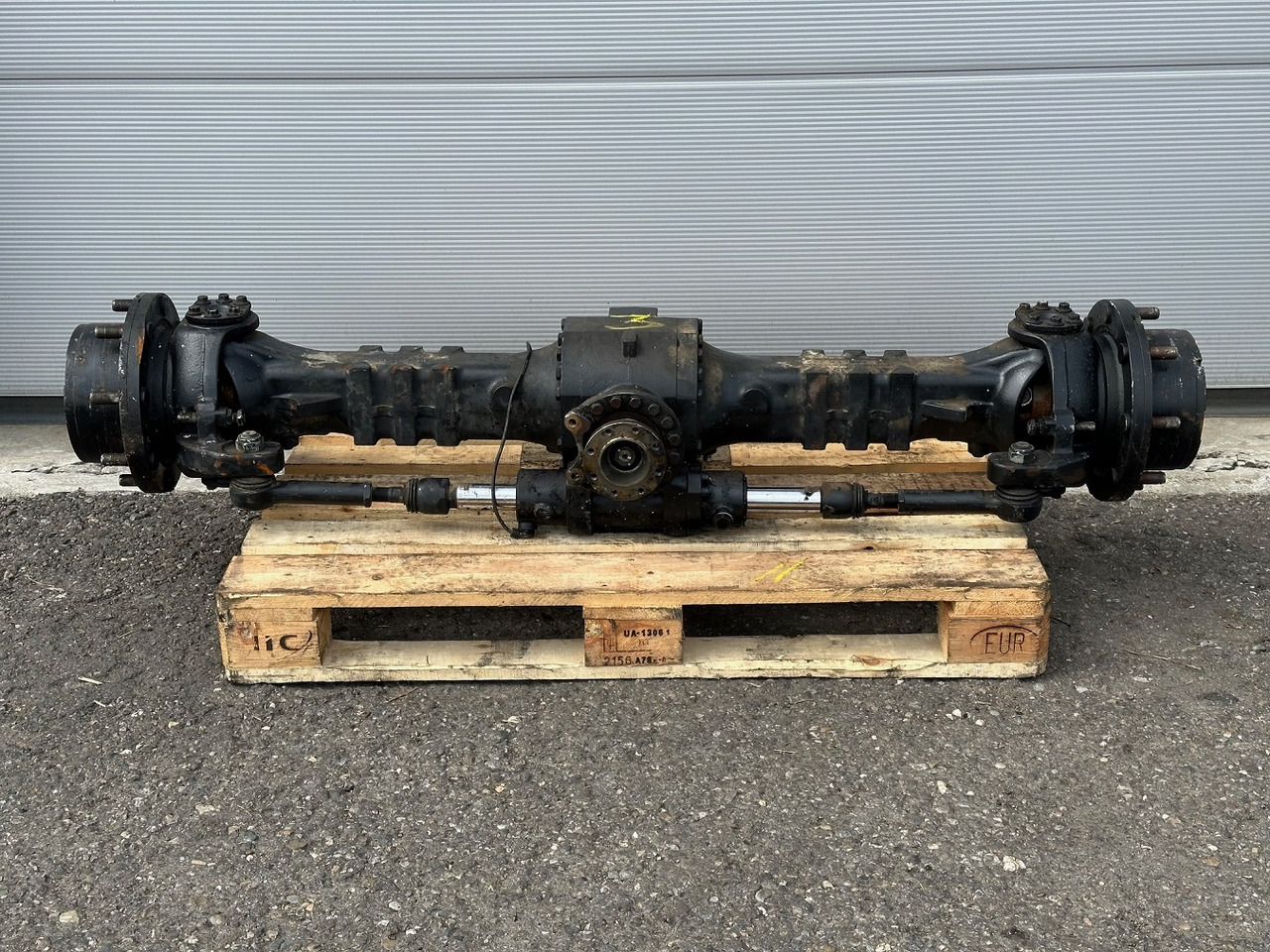 Dana Spicer Vorderachse-Planetenachse Typ:211/233-004. Kramer-Nr.1000304468. Ratio:1/13,714 #1000304468.03# - Os in deli za Nakladalec: slika 1 Dana Spicer Vorderachse-Planetenachse Typ:211/233-004. Kramer-Nr.1000304468. Ratio:1/13,714 #1000304468.03# - Os in deli za Nakladalec: slika 1