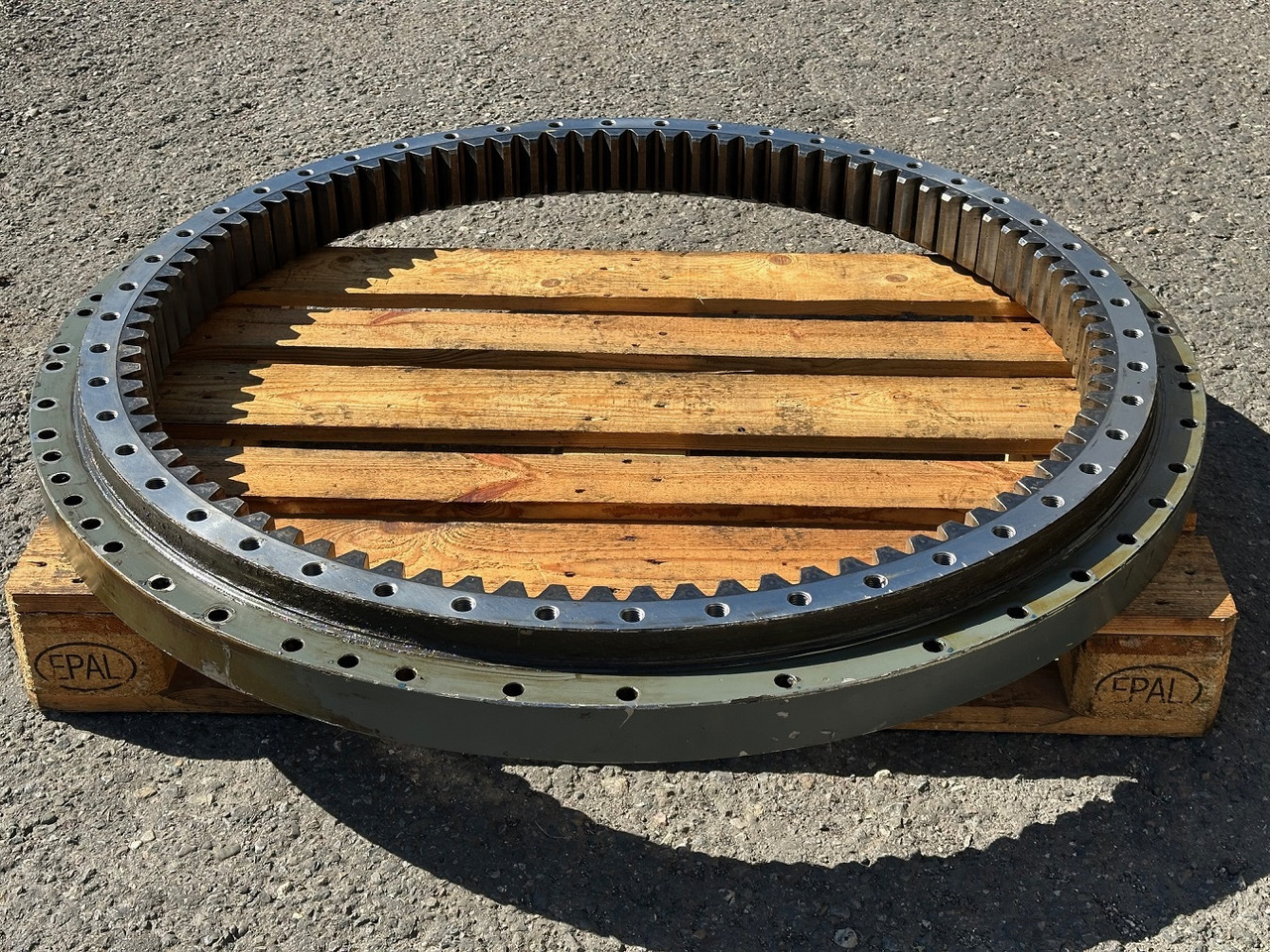 LIEBHERR Original Drehkranz – Kugeldrehverbindung mit ID-Nr.11690802. R920 S-1545,R920-1545,R922 LC-1442,R922 LC-1443,R922-1442,R924 LC-1444,R924 LC-1445,R924-1444,R925-1444. #11690802.N10220272# - Pokrivni obroč za Bager goseničar: slika 4 LIEBHERR Original Drehkranz – Kugeldrehverbindung mit ID-Nr.11690802. R920 S-1545,R920-1545,R922 LC-1442,R922 LC-1443,R922-1442,R924 LC-1444,R924 LC-1445,R924-1444,R925-1444. #11690802.N10220272# - Pokrivni obroč za Bager goseničar: slika 4
