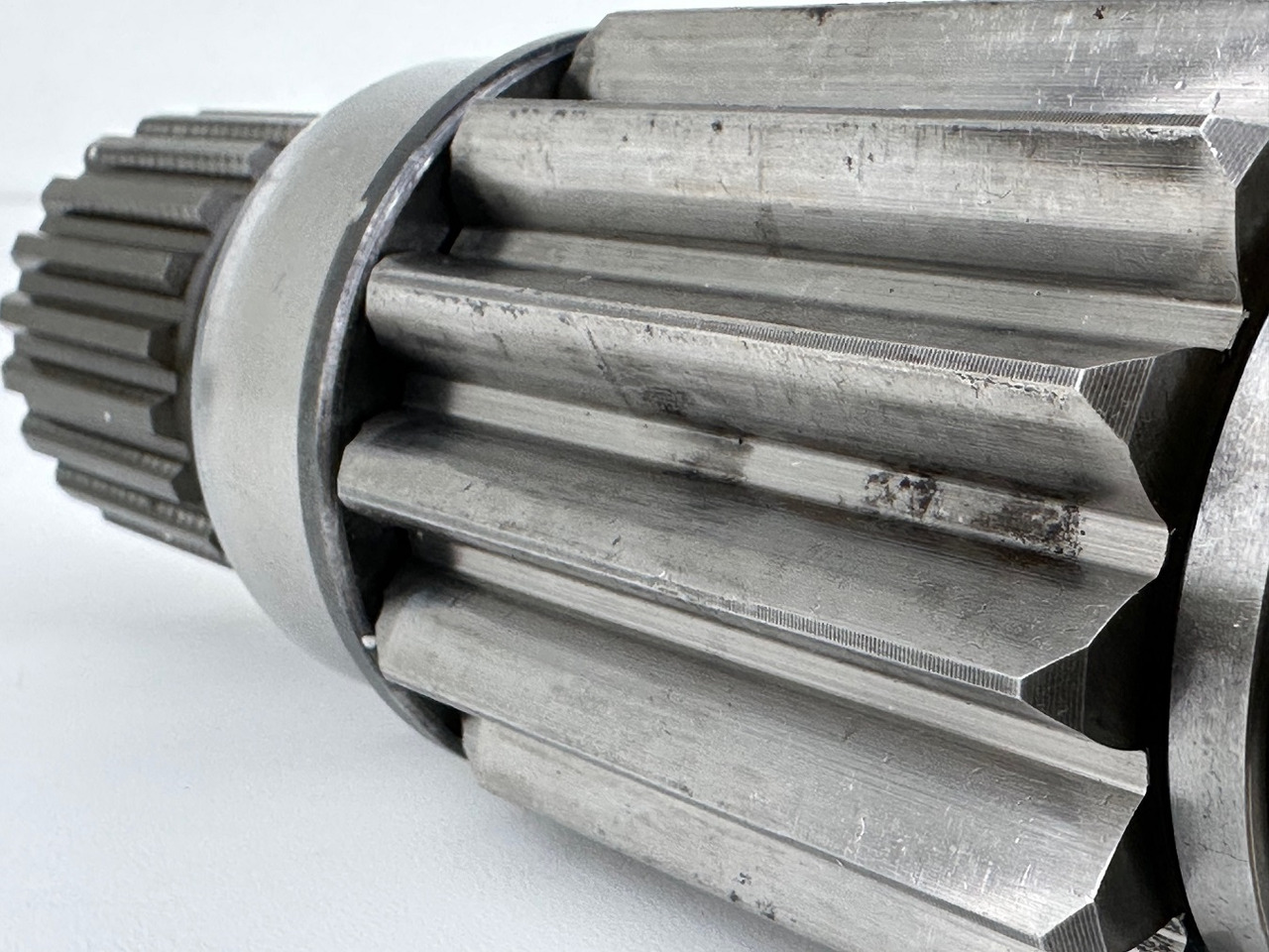 Bočni reduktor za Gradbeni stroj Liebherr Antriebswelle ID-Nr.90203563. FAT400G546. PR71605LGP-1823, PR716LGP-1423, PR716XL-1422. #90203563.09.11#: slika 6 Bočni reduktor za Gradbeni stroj Liebherr Antriebswelle ID-Nr.90203563. FAT400G546. PR71605LGP-1823, PR716LGP-1423, PR716XL-1422. #90203563.09.11#: slika 6