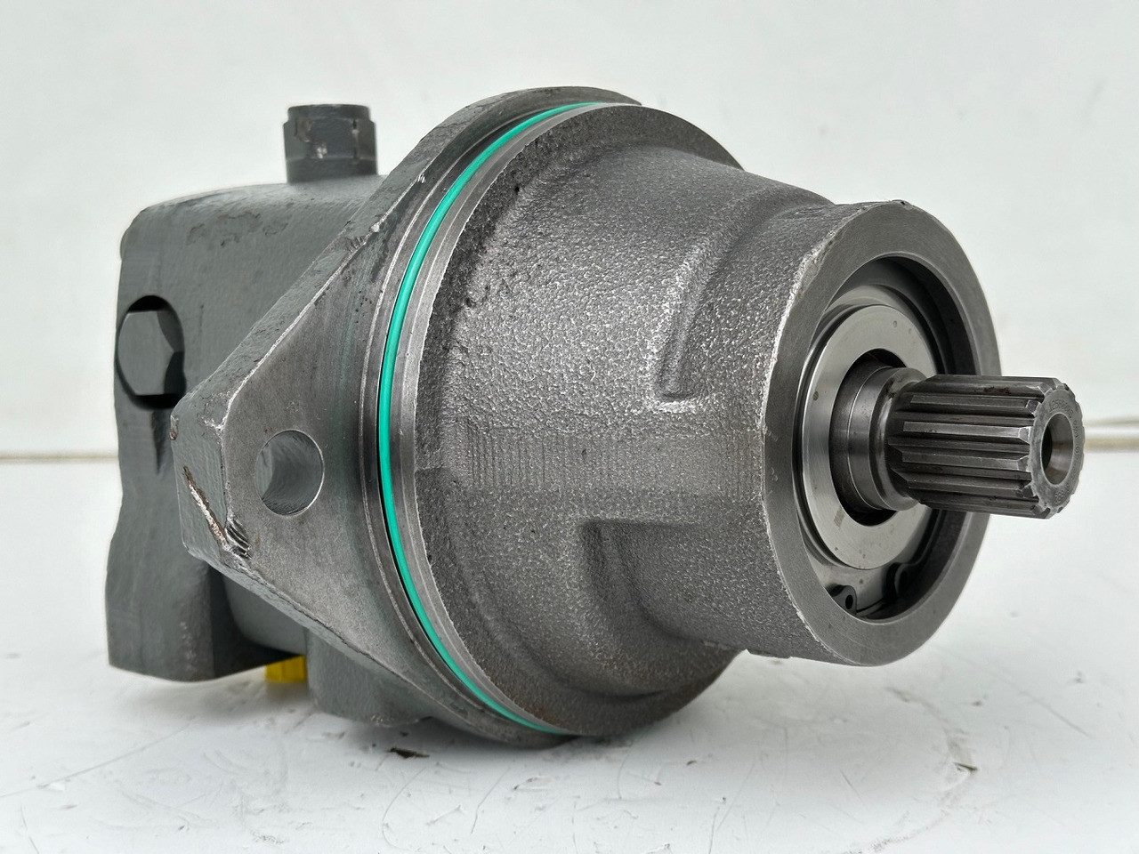 Liebherr Hydraulikeinbaumotor FMF045, ID-Nr.10132702. A924, LH30C, LH30M, LH35M, LH35MT, LH40C, LH40CP, LH40M, LH40MP, LH50CHR, LH50M, LH50MHR, LH50MT. #23.12.01058# - Hidravlični motor za Gradbeni stroj: slika 4 Liebherr Hydraulikeinbaumotor FMF045, ID-Nr.10132702. A924, LH30C, LH30M, LH35M, LH35MT, LH40C, LH40CP, LH40M, LH40MP, LH50CHR, LH50M, LH50MHR, LH50MT. #23.12.01058# - Hidravlični motor za Gradbeni stroj: slika 4