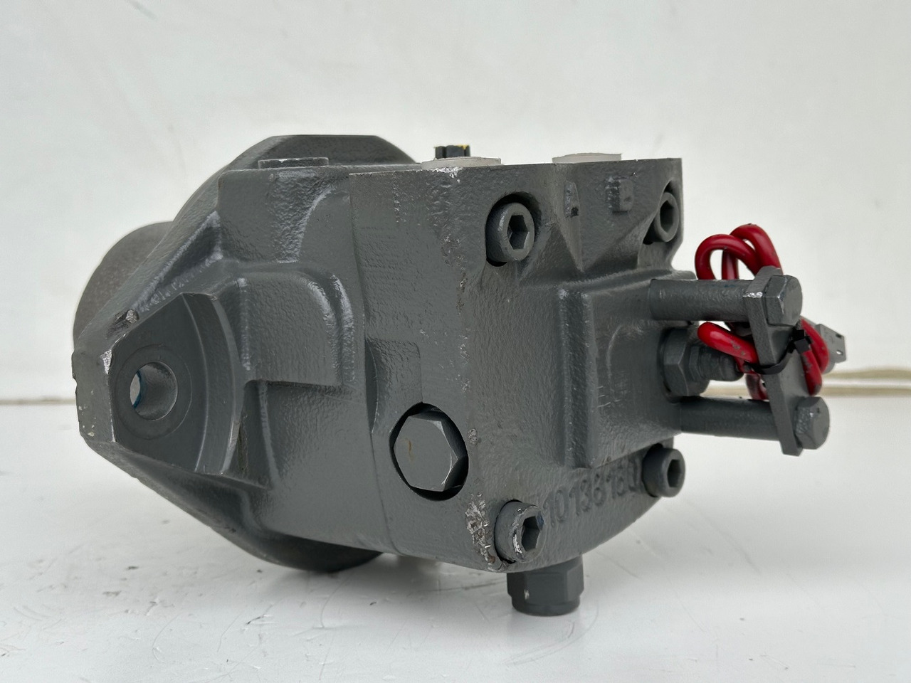 Liebherr Hydraulikeinbaumotor FMF045, ID-Nr.10132702. A924, LH30C, LH30M, LH35M, LH35MT, LH40C, LH40CP, LH40M, LH40MP, LH50CHR, LH50M, LH50MHR, LH50MT. #23.12.01804# - Hidravlični motor za Gradbeni stroj: slika 5 Liebherr Hydraulikeinbaumotor FMF045, ID-Nr.10132702. A924, LH30C, LH30M, LH35M, LH35MT, LH40C, LH40CP, LH40M, LH40MP, LH50CHR, LH50M, LH50MHR, LH50MT. #23.12.01804# - Hidravlični motor za Gradbeni stroj: slika 5