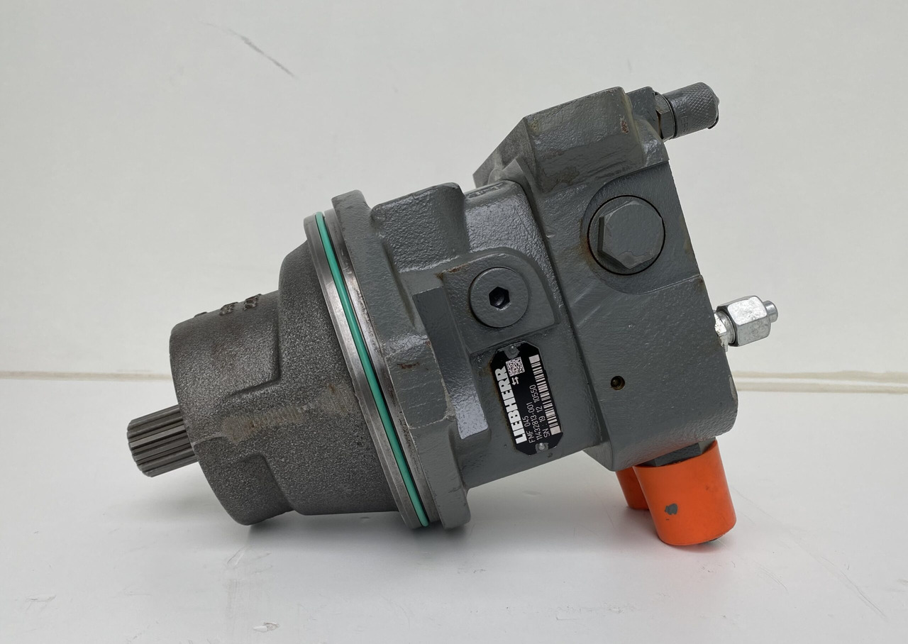 Liebherr Hydraulikeinbaumotor FMF045, ID-Nr.11432813. A913 COMP, A914 COMP, A914, A916 COMP ,A916, A918 COMP, A918, A920, A922 RAIL, A924 RAIL, LH18, R914 COMP, R914, R918, R920 K-LC,R920 K-NLC. #1055 - Nihajni motor za Gradbeni stroj: slika 1 Liebherr Hydraulikeinbaumotor FMF045, ID-Nr.11432813. A913 COMP, A914 COMP, A914, A916 COMP ,A916, A918 COMP, A918, A920, A922 RAIL, A924 RAIL, LH18, R914 COMP, R914, R918, R920 K-LC,R920 K-NLC. #1055 - Nihajni motor za Gradbeni stroj: slika 1