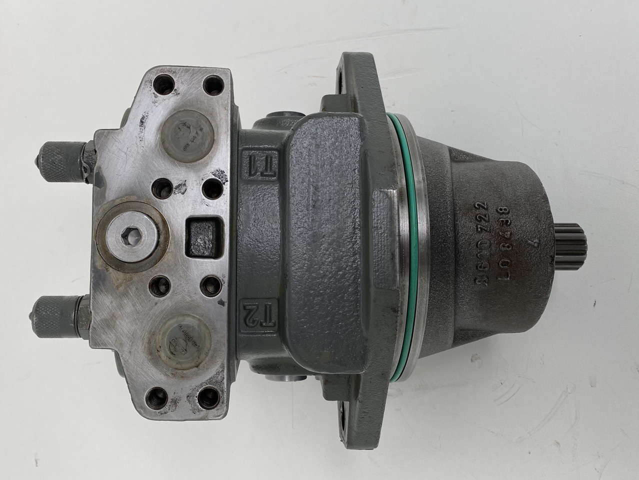 Liebherr Hydraulikeinbaumotor FMF045, ID-Nr.11432813. A913 COMP, A914 COMP, A914, A916 COMP ,A916, A918 COMP, A918, A920, A922 RAIL, A924 RAIL, LH18, R914 COMP, R914, R918, R920 K-LC,R920 K-NLC. #1055 - Nihajni motor za Gradbeni stroj: slika 5 Liebherr Hydraulikeinbaumotor FMF045, ID-Nr.11432813. A913 COMP, A914 COMP, A914, A916 COMP ,A916, A918 COMP, A918, A920, A922 RAIL, A924 RAIL, LH18, R914 COMP, R914, R918, R920 K-LC,R920 K-NLC. #1055 - Nihajni motor za Gradbeni stroj: slika 5