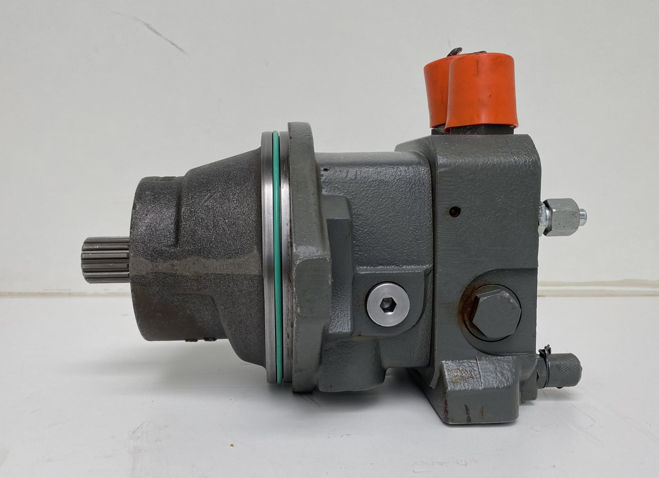 Liebherr Hydraulikeinbaumotor FMF045, ID-Nr.11432813. A913 COMP, A914 COMP, A914, A916 COMP ,A916, A918 COMP, A918, A920, A922 RAIL, A924 RAIL, LH18, R914 COMP, R914, R918, R920 K-LC,R920 K-NLC. #1055 - Nihajni motor za Gradbeni stroj: slika 2 Liebherr Hydraulikeinbaumotor FMF045, ID-Nr.11432813. A913 COMP, A914 COMP, A914, A916 COMP ,A916, A918 COMP, A918, A920, A922 RAIL, A924 RAIL, LH18, R914 COMP, R914, R918, R920 K-LC,R920 K-NLC. #1055 - Nihajni motor za Gradbeni stroj: slika 2