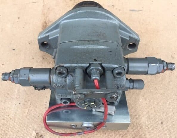 Liebherr Hydraulikeinbaumotor FMF045 and Dämpfungsventil DV22. ID-Nr.10137481 - ID-Nr.10152486 - ID-Nr.11369615 and ID-Nr.10151323 - Hidravlični motor za Bager goseničar: slika 2 Liebherr Hydraulikeinbaumotor FMF045 and Dämpfungsventil DV22. ID-Nr.10137481 - ID-Nr.10152486 - ID-Nr.11369615 and ID-Nr.10151323 - Hidravlični motor za Bager goseničar: slika 2