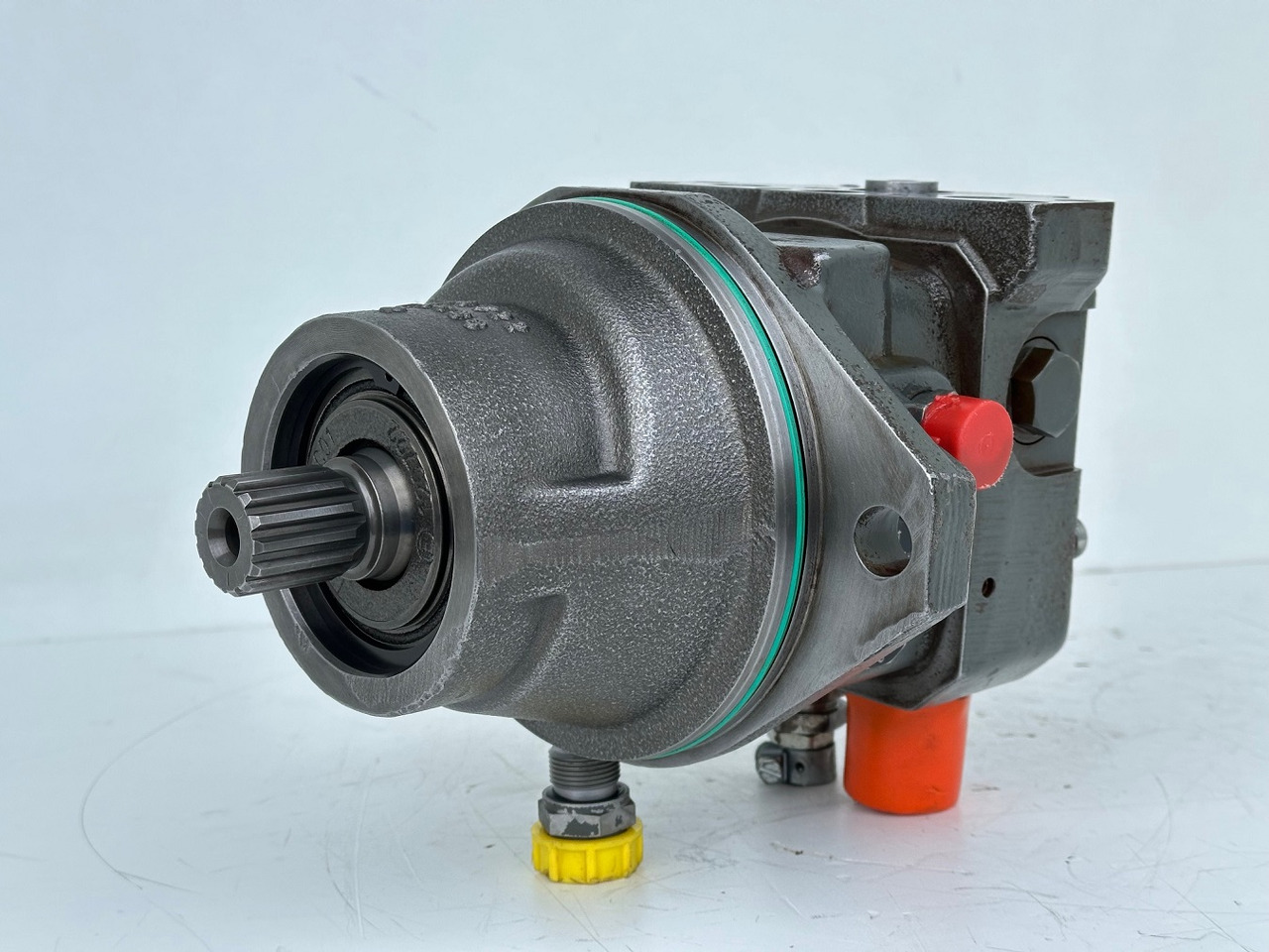 Liebherr Hydraulikeinbaumotor Typ:FMF045. ID-Nr.9075181 - ID-Nr.10125041 - ID-Nr.10125043. A309, A311, A312, A314, A316, A900, A904, A918, R313, R317, R900, R904. #10125043.39905# - Hidravlični motor za Bager goseničar: slika 1 Liebherr Hydraulikeinbaumotor Typ:FMF045. ID-Nr.9075181 - ID-Nr.10125041 - ID-Nr.10125043. A309, A311, A312, A314, A316, A900, A904, A918, R313, R317, R900, R904. #10125043.39905# - Hidravlični motor za Bager goseničar: slika 1