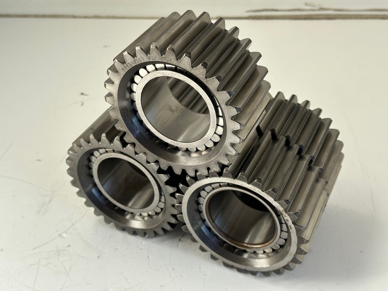 Liebherr Planetenrad ID-Nr.9443004 - ID-Nr.944300403. FAT400-FAT400/018-FAT400P018-FAT400P063-FAT400P073-FAT400P092. R934 IND,R906,R914,R916,R922,R924,R932,R934,R936,R942,R944. #944300503.18.12# - Bočni reduktor za Bager goseničar: slika 3 Liebherr Planetenrad ID-Nr.9443004 - ID-Nr.944300403. FAT400-FAT400/018-FAT400P018-FAT400P063-FAT400P073-FAT400P092. R934 IND,R906,R914,R916,R922,R924,R932,R934,R936,R942,R944. #944300503.18.12# - Bočni reduktor za Bager goseničar: slika 3