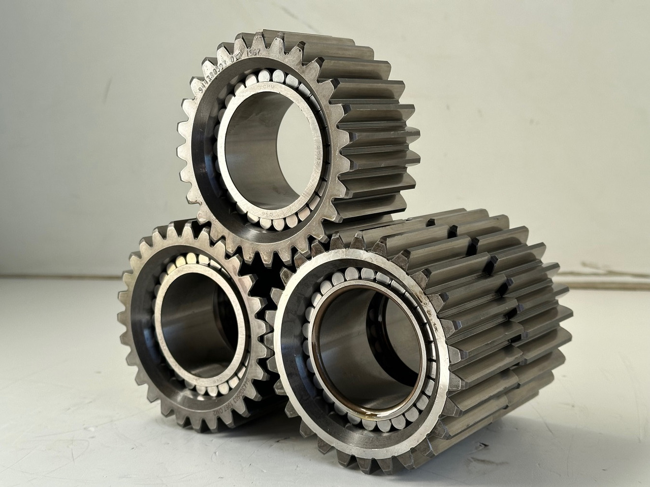 Liebherr Planetenrad ID-Nr.9443004 - ID-Nr.944300403. FAT400-FAT400/018-FAT400P018-FAT400P063-FAT400P073-FAT400P092. R934 IND,R906,R914,R916,R922,R924,R932,R934,R936,R942,R944. #944300503.18.12# - Bočni reduktor za Bager goseničar: slika 1 Liebherr Planetenrad ID-Nr.9443004 - ID-Nr.944300403. FAT400-FAT400/018-FAT400P018-FAT400P063-FAT400P073-FAT400P092. R934 IND,R906,R914,R916,R922,R924,R932,R934,R936,R942,R944. #944300503.18.12# - Bočni reduktor za Bager goseničar: slika 1