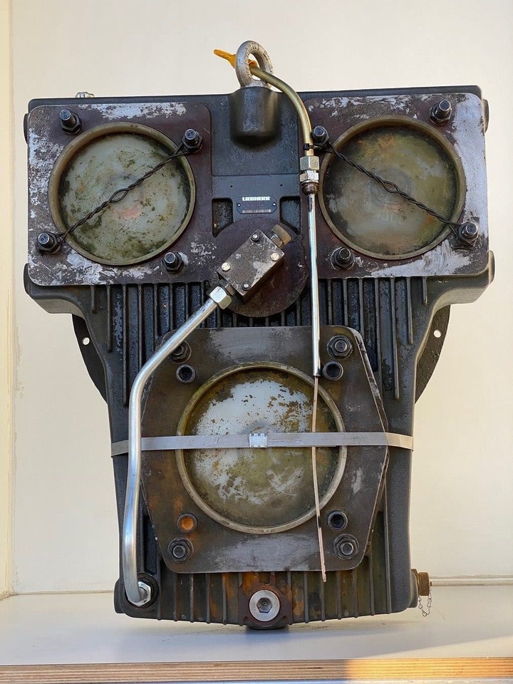 Liebherr Pumpenverteilergetriebe Typ:PVG351 C 385, ID-Nr.9078761. LTC 1055-00, LTC 1055-01, LTC 1055-02, LTC 1055-3-1. - Transmission za Avtodvigalo: slika 2 Liebherr Pumpenverteilergetriebe Typ:PVG351 C 385, ID-Nr.9078761. LTC 1055-00, LTC 1055-01, LTC 1055-02, LTC 1055-3-1. - Transmission za Avtodvigalo: slika 2