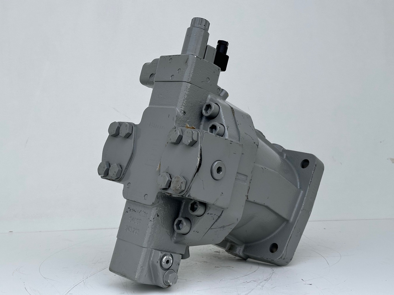 Liebherr Verstellmotor ID-Nr.510240108 - Hydromatik Rexroth Axialkolben-Verstellmotor Typ:A6VM140EP2D/63W-VZB017HB. #24338070# - Hidravlični motor za Gosenični žerjav: slika 4 Liebherr Verstellmotor ID-Nr.510240108 - Hydromatik Rexroth Axialkolben-Verstellmotor Typ:A6VM140EP2D/63W-VZB017HB. #24338070# - Hidravlični motor za Gosenični žerjav: slika 4
