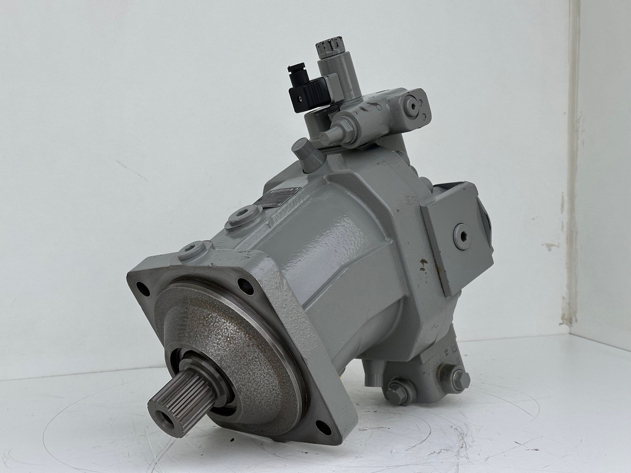 Liebherr Verstellmotor ID-Nr.510240108 - Hydromatik Rexroth Axialkolben-Verstellmotor Typ:A6VM140EP2D/63W-VZB017HB. #24338070# - Hidravlični motor za Gosenični žerjav: slika 1 Liebherr Verstellmotor ID-Nr.510240108 - Hydromatik Rexroth Axialkolben-Verstellmotor Typ:A6VM140EP2D/63W-VZB017HB. #24338070# - Hidravlični motor za Gosenični žerjav: slika 1
