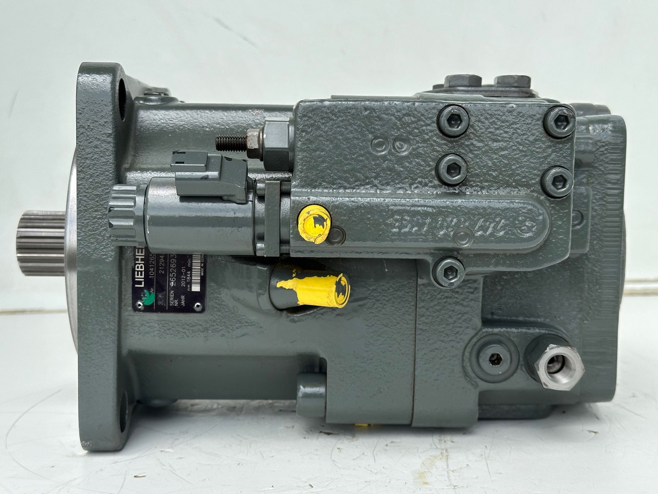 Liebherr Verstellpumpe Typ:A11VO75EP. ID-Nr.10412657. LH120C, LH120CG, LH120ET, LH120M, LH150C, LH150M. #10412657.26526937# - Hidravlična črpalka za Bager na kolesih: slika 5 Liebherr Verstellpumpe Typ:A11VO75EP. ID-Nr.10412657. LH120C, LH120CG, LH120ET, LH120M, LH150C, LH150M. #10412657.26526937# - Hidravlična črpalka za Bager na kolesih: slika 5