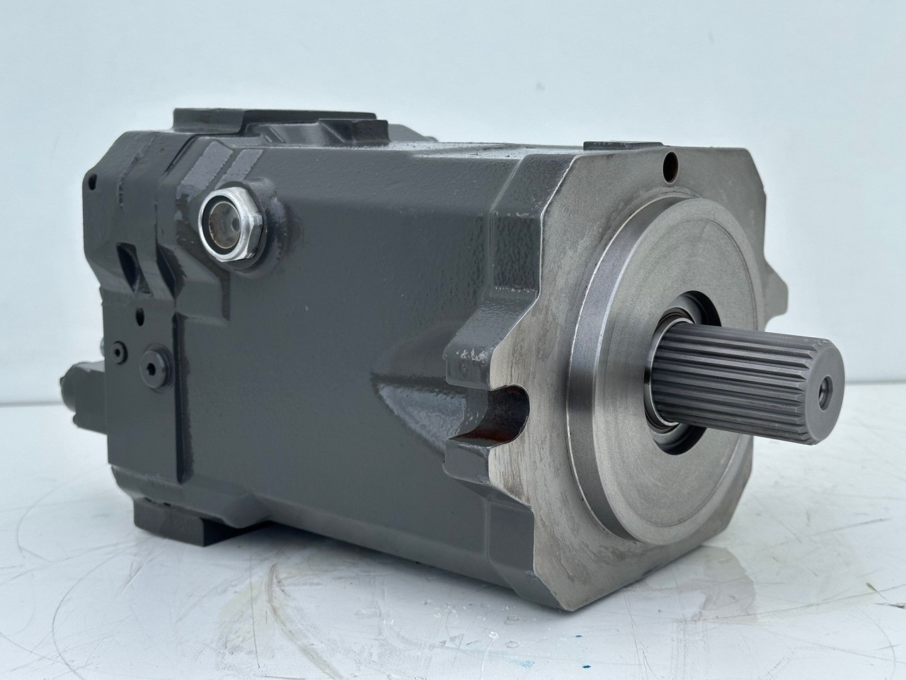 Linde Verstellmotor-Axialkolbenmotor Typ:HMV135-02 2710. #HMV135-02.2710# - Hidravlični motor: slika 2 Linde Verstellmotor-Axialkolbenmotor Typ:HMV135-02 2710. #HMV135-02.2710# - Hidravlični motor: slika 2