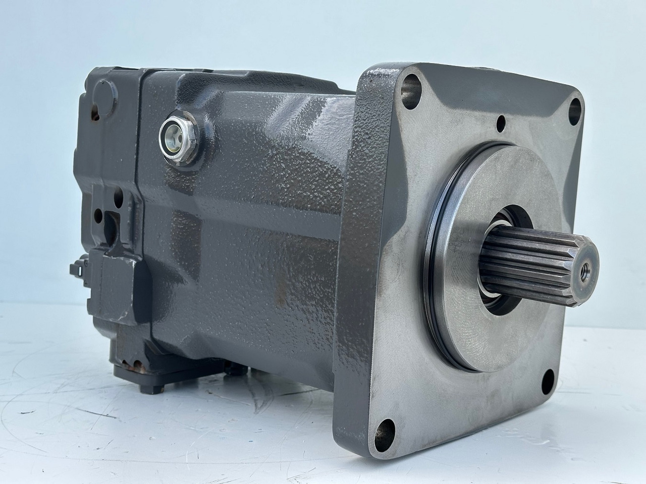 Linde Verstellmotor-Axialkolbenmotor Typ:HMV210-02 2532. #HMV210-02.2532# - Hidravlični motor: slika 2 Linde Verstellmotor-Axialkolbenmotor Typ:HMV210-02 2532. #HMV210-02.2532# - Hidravlični motor: slika 2