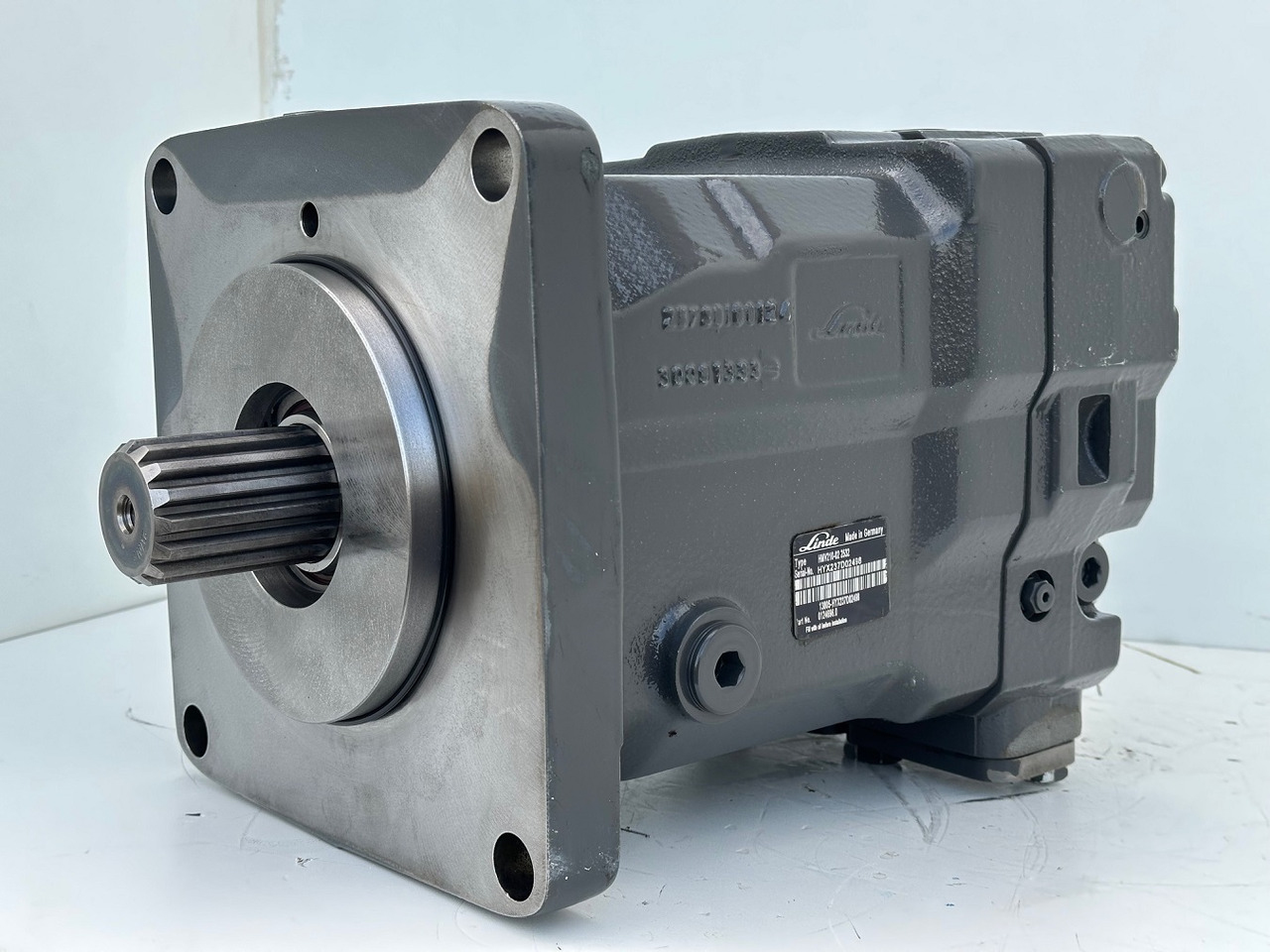 Linde Verstellmotor-Axialkolbenmotor Typ:HMV210-02 2532. #HMV210-02.2532# - Hidravlični motor: slika 1 Linde Verstellmotor-Axialkolbenmotor Typ:HMV210-02 2532. #HMV210-02.2532# - Hidravlični motor: slika 1