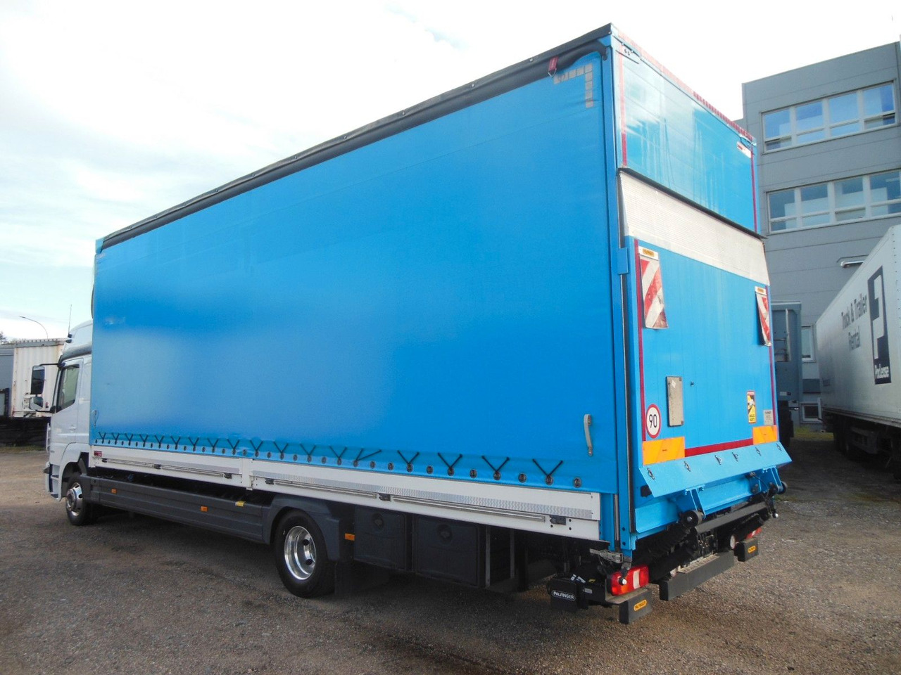 Mercedes-Benz 1223 ATEGO, GARANTI 12/2027, TOP, WIE NEUE!!! - Tovornjak s ponjavo: slika 4 Mercedes-Benz 1223 ATEGO, GARANTI 12/2027, TOP, WIE NEUE!!! - Tovornjak s ponjavo: slika 4