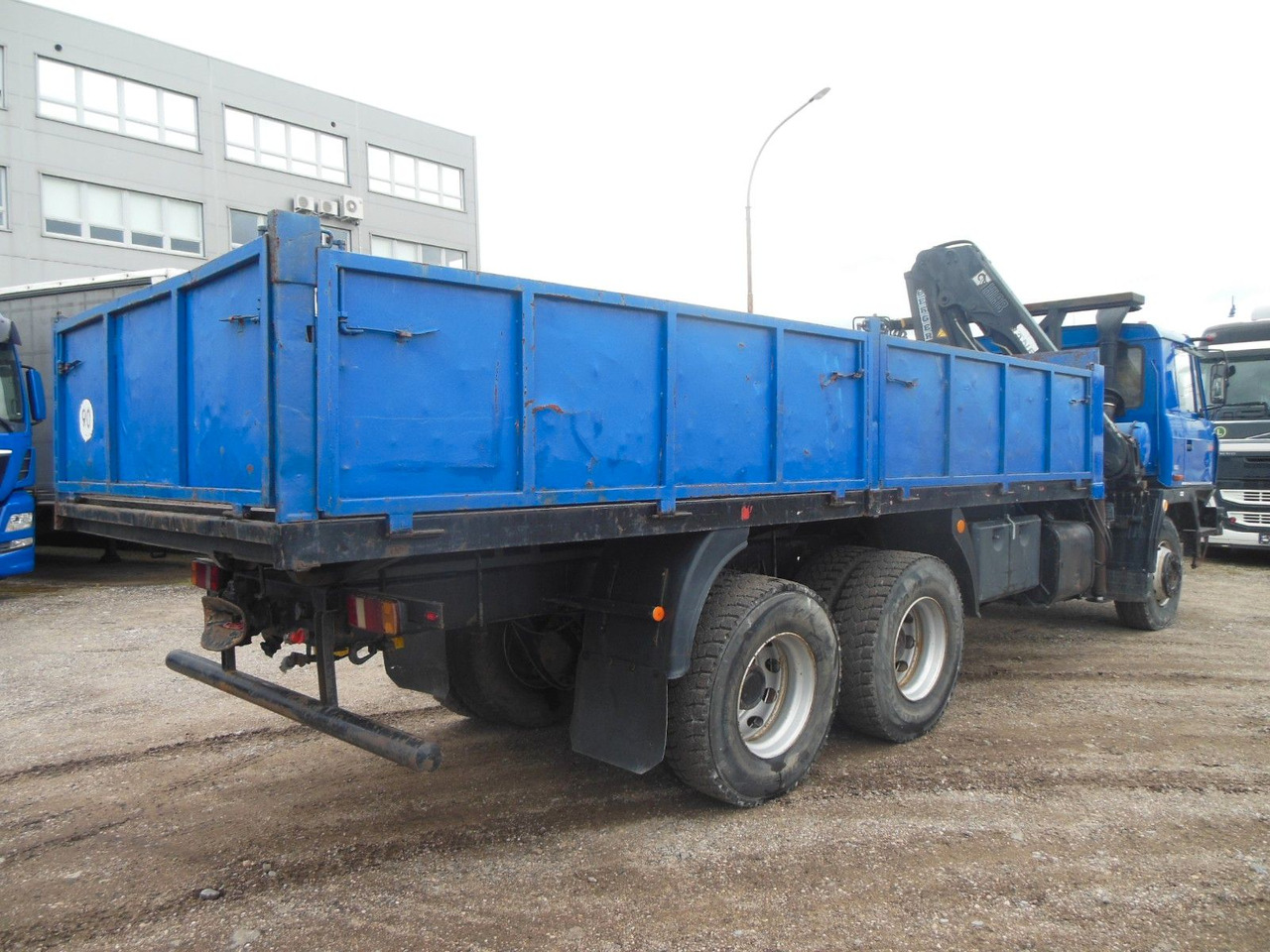 Tatra T 815, 6X6, HIAB 144 B - 3 DUO - Tovornjak s kesonom, Tovornjak z dvigalom: slika 3 Tatra T 815, 6X6, HIAB 144 B - 3 DUO - Tovornjak s kesonom, Tovornjak z dvigalom: slika 3