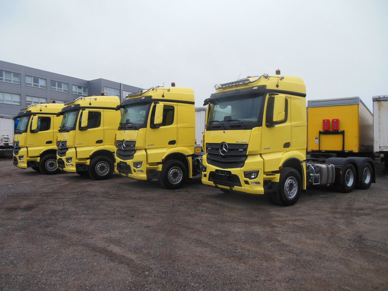 Mercedes-Benz 3353 ACTROS, 6X4, TRK, SET 120 TON, WIE NEUE!E!! - Vlačilec: slika 1 Mercedes-Benz 3353 ACTROS, 6X4, TRK, SET 120 TON, WIE NEUE!E!! - Vlačilec: slika 1