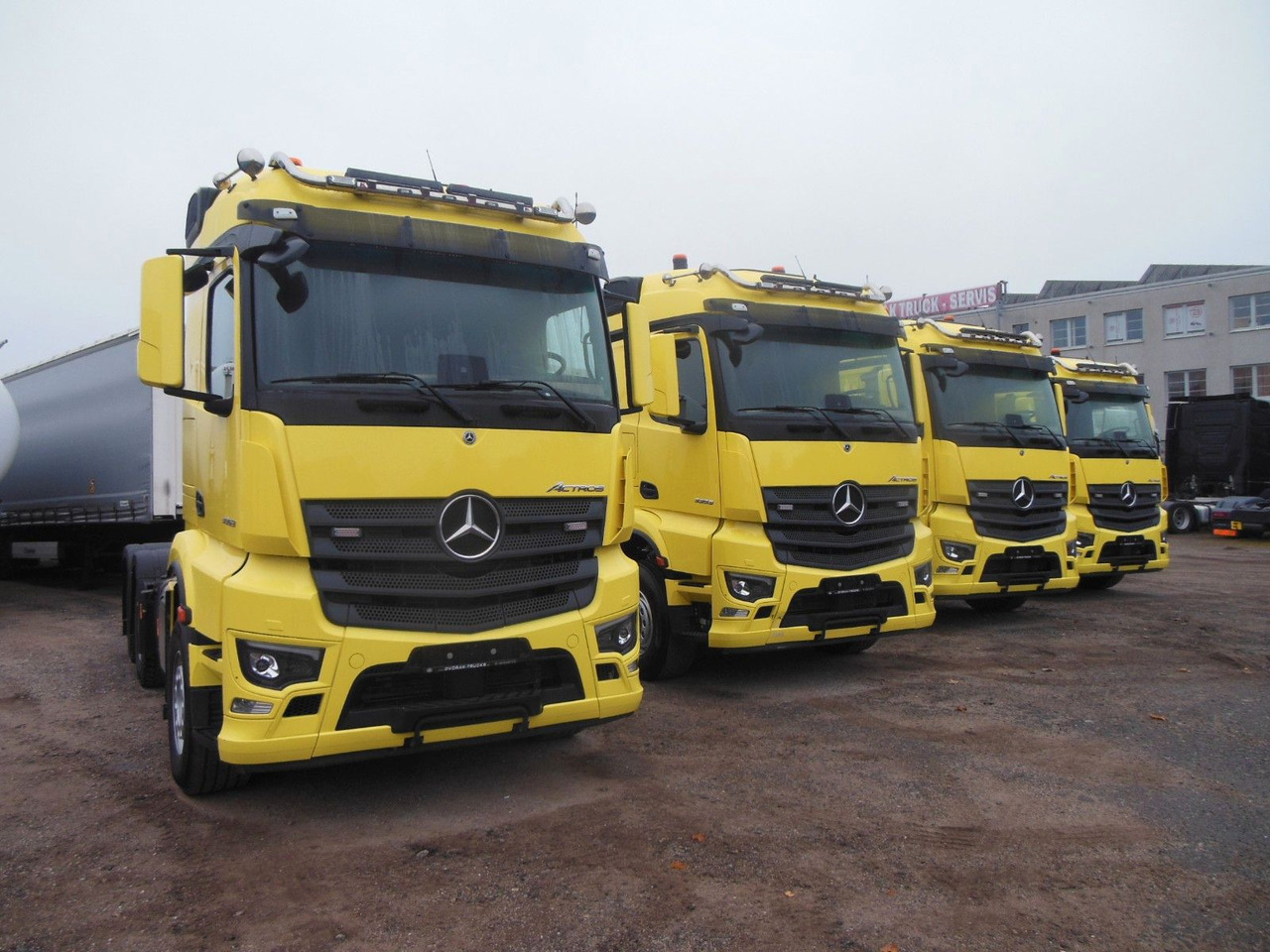 Mercedes-Benz 3353 ACTROS, 6X4, TRK, SET 120 TON, WIE NEUE!E!! - Vlačilec: slika 2 Mercedes-Benz 3353 ACTROS, 6X4, TRK, SET 120 TON, WIE NEUE!E!! - Vlačilec: slika 2