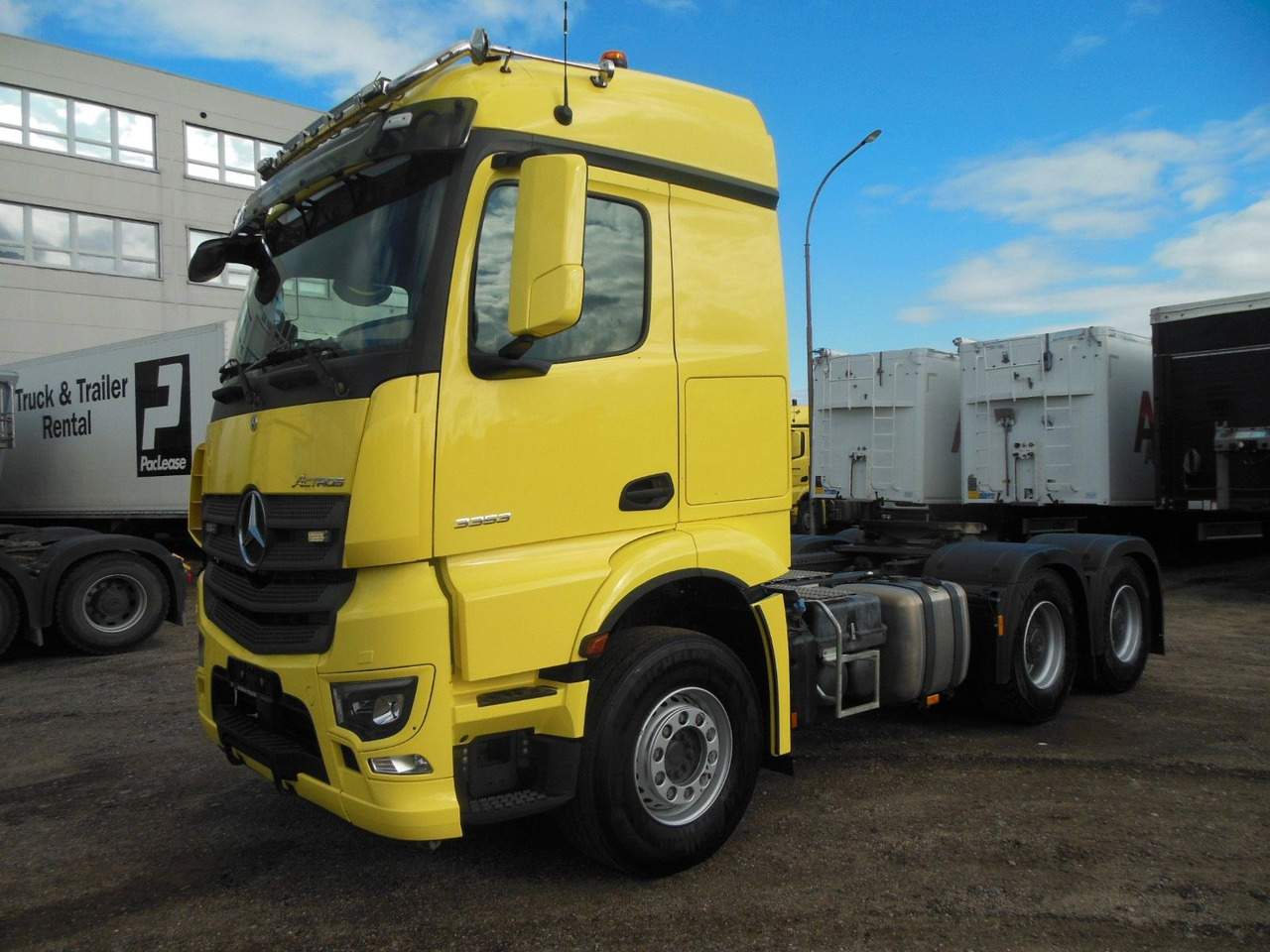 Mercedes-Benz ACTROS 3353, 6X4, 120.000 KG, TRK, 4 STÜCKS, - Vlačilec: slika 1 Mercedes-Benz ACTROS 3353, 6X4, 120.000 KG, TRK, 4 STÜCKS, - Vlačilec: slika 1