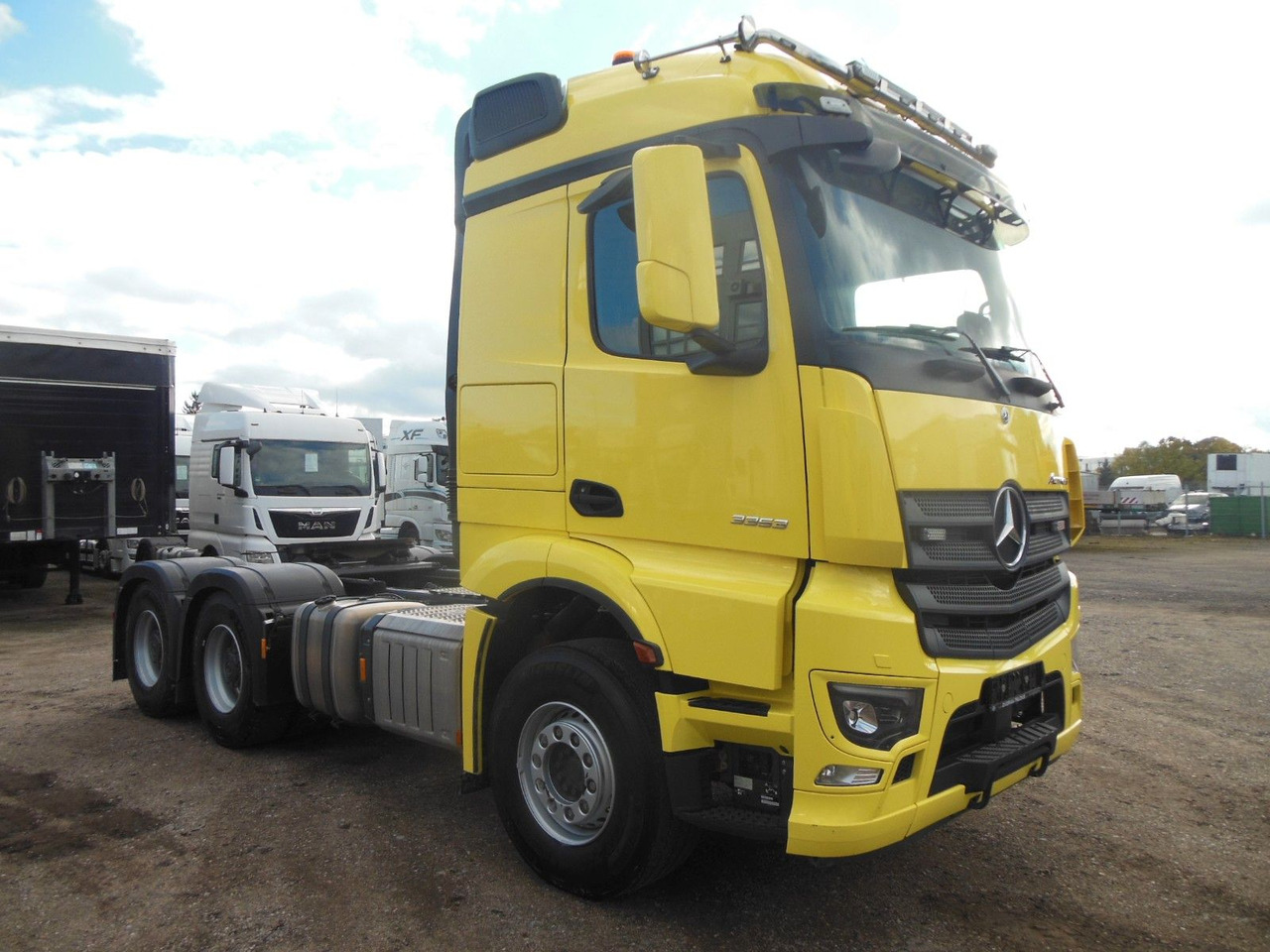 Mercedes-Benz ACTROS 3353, 6X4, 120.000 KG, TRK, 4 STÜCKS, - Vlačilec: slika 2 Mercedes-Benz ACTROS 3353, 6X4, 120.000 KG, TRK, 4 STÜCKS, - Vlačilec: slika 2