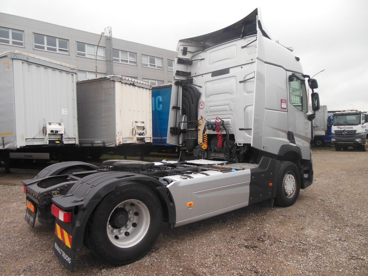 Renault T 440, STANDART, LEICHTER UNAFALL - Vlačilec: slika 3 Renault T 440, STANDART, LEICHTER UNAFALL - Vlačilec: slika 3