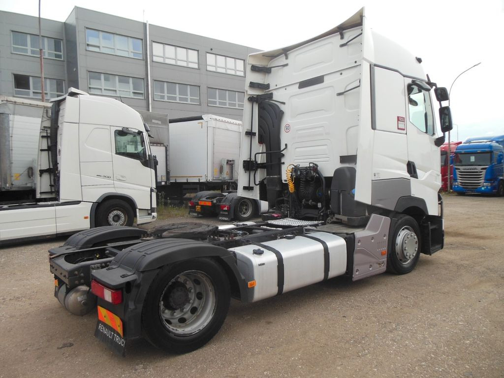 Renault T520 COMFORT, LOWDECK, TOP STAND Renault T520 COMFORT, LOWDECK, TOP STAND - Vlačilec: slika 3 Renault T520 COMFORT, LOWDECK, TOP STAND Renault T520 COMFORT, LOWDECK, TOP STAND - Vlačilec: slika 3