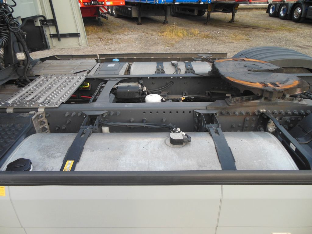 Volvo FH 13/460 TURBO COMPOUND,I-SAVE,I-PARK COOL,TOP Volvo FH 13/460 TURBO COMPOUND,I-SAVE,I-PARK COOL,TOP - Vlačilec: slika 5 Volvo FH 13/460 TURBO COMPOUND,I-SAVE,I-PARK COOL,TOP Volvo FH 13/460 TURBO COMPOUND,I-SAVE,I-PARK COOL,TOP - Vlačilec: slika 5