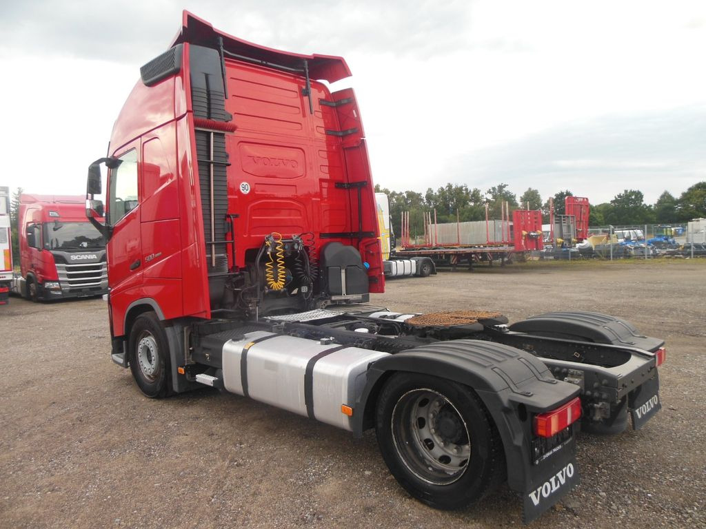 Volvo FH 13/500, LOWDECK, GLOBE XL, I PARK COOL, TOP!! Volvo FH 13/500, LOWDECK, GLOBE XL, I PARK COOL, TOP!! - Vlačilec: slika 4 Volvo FH 13/500, LOWDECK, GLOBE XL, I PARK COOL, TOP!! Volvo FH 13/500, LOWDECK, GLOBE XL, I PARK COOL, TOP!! - Vlačilec: slika 4