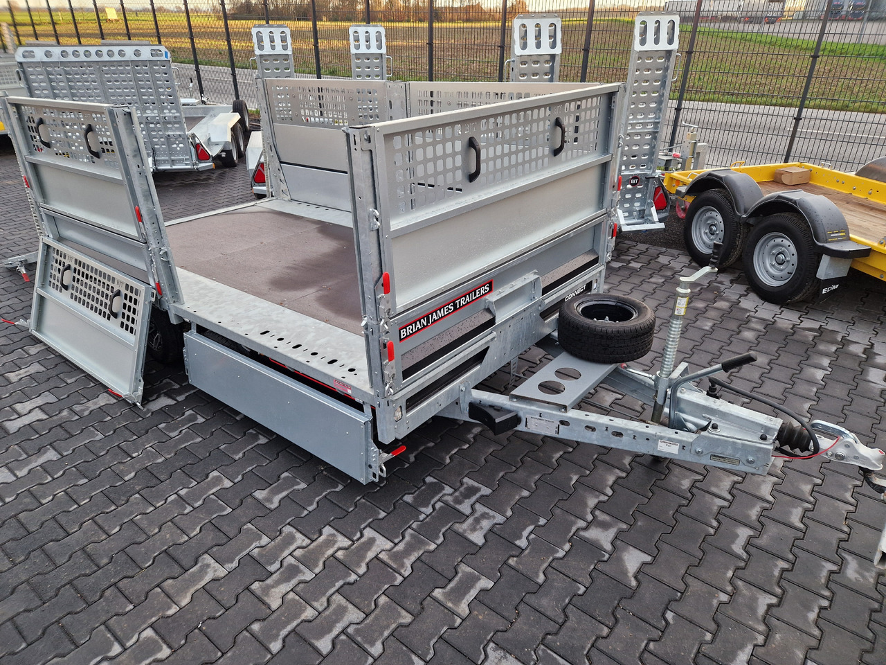Brian James Trailer Connect 310x188cm black Premium Greenkeeper Alufelgen Tandem 10" 3000kg - Plato/ Tovorna prikolica: slika 5 Brian James Trailer Connect 310x188cm black Premium Greenkeeper Alufelgen Tandem 10" 3000kg - Plato/ Tovorna prikolica: slika 5